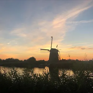https://chalet-aan-de-rotte.ihotelsrotterdam.com